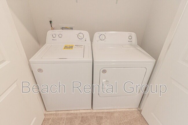 Building Photo - 203 Crescent Wy