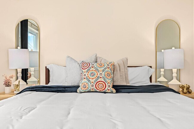 Building Photo - 18435 Sharon Ln