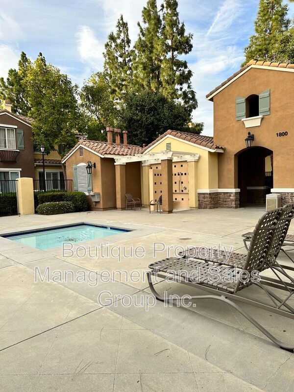 Building Photo - 722 Timberwood
