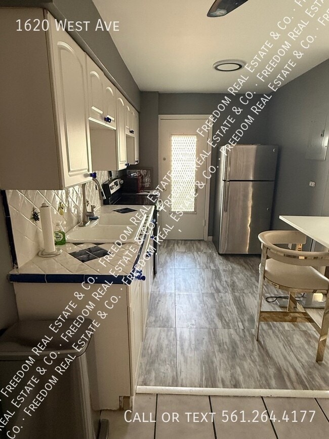 Building Photo - 1620 West Ave