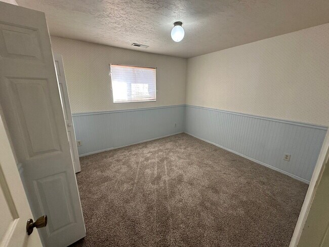 Building Photo - 3059 Bayberry Cir