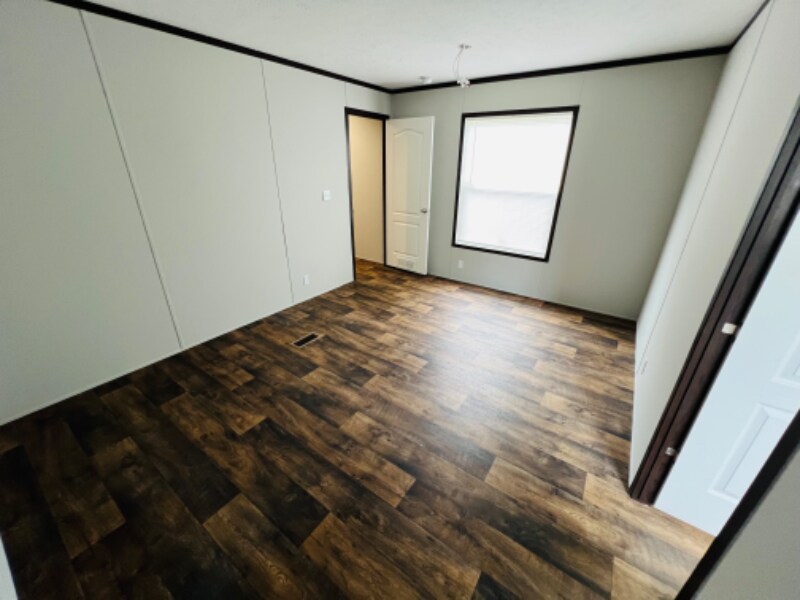 Building Photo - 9477 Lansdowne Rd