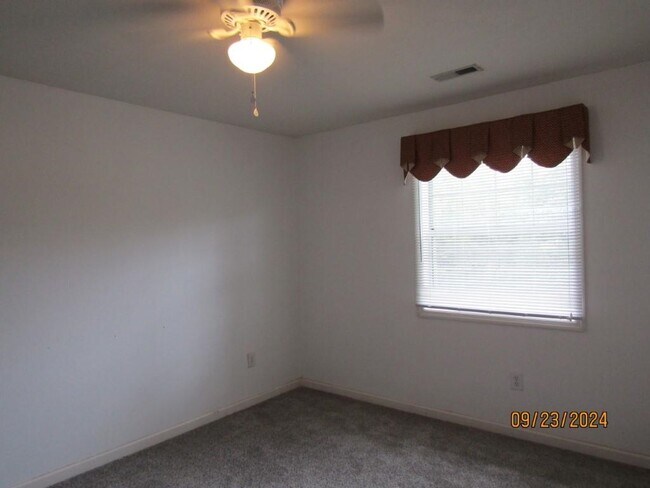 Building Photo - 619 Tupelo Ln