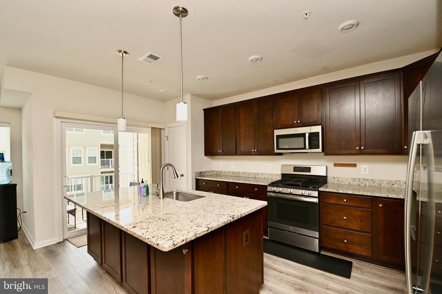 Building Photo - 5555 Lanteen St