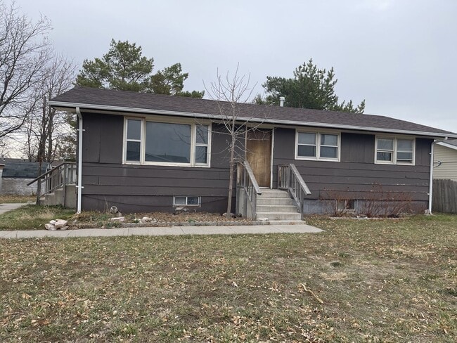 Primary Photo - Three bedroom, Two bathroom home located i...