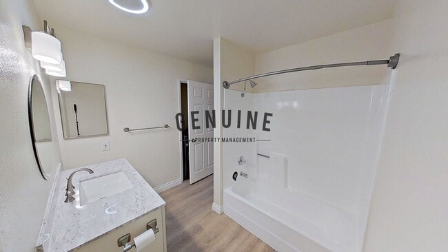Building Photo - $500 off 1st Month ! 1 Bedroom ~ Live in t...