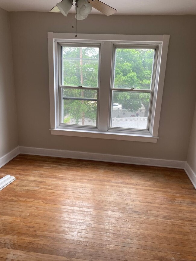 Building Photo - Charming Reading 3 BR Townhouse For Rent