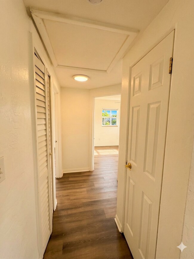 Building Photo - Newly Remodeled 3BR Home in Coquina Key – Large Yard with Dual Side Access