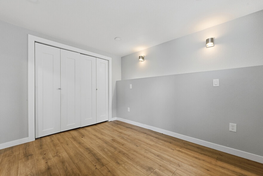 Building Photo - 8717 16th Ave SW