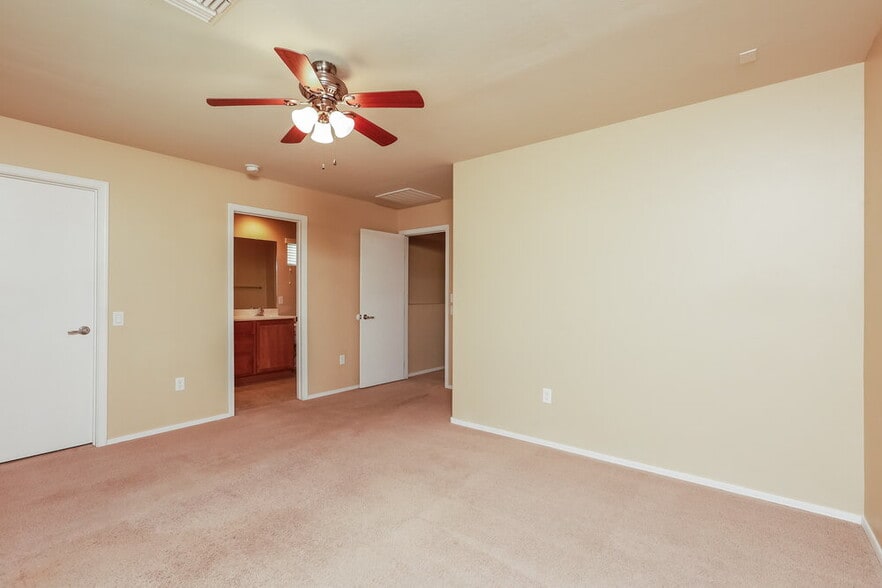 Building Photo - 10992 E Gray Mare Trail