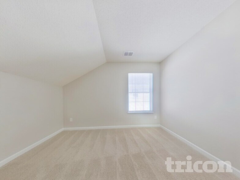 Building Photo - 2048 Lake Carolina Dr