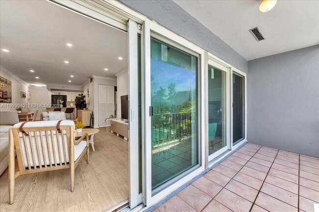 Building Photo - 9225 SW 87th Ave