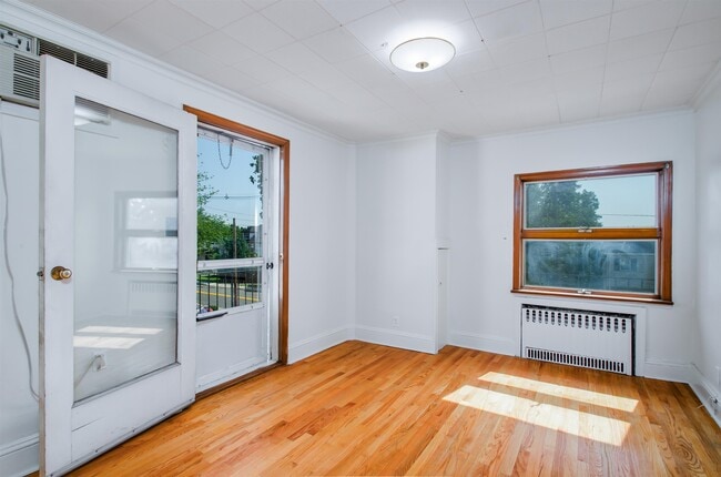 Building Photo - 470 Teaneck Rd