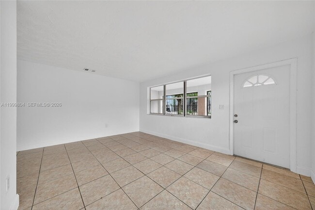 Building Photo - 762 NE 131st St