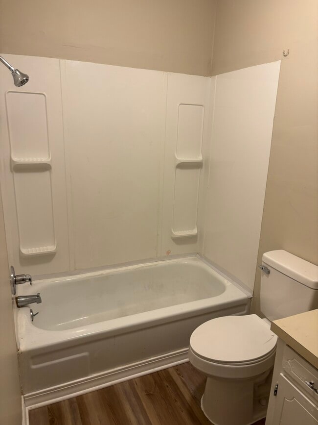 Building Photo - 641 N Betty Jo Dr