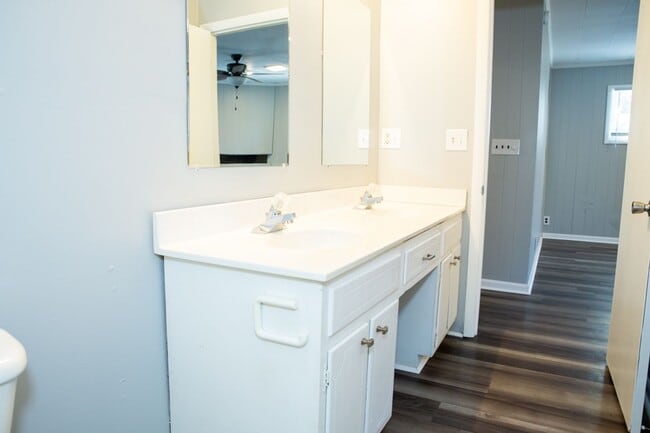 Building Photo - Next-Level Student Living  |  3,000+ Sq Ft 4BR Home Steps from Ball State – Pre-Lease Now!