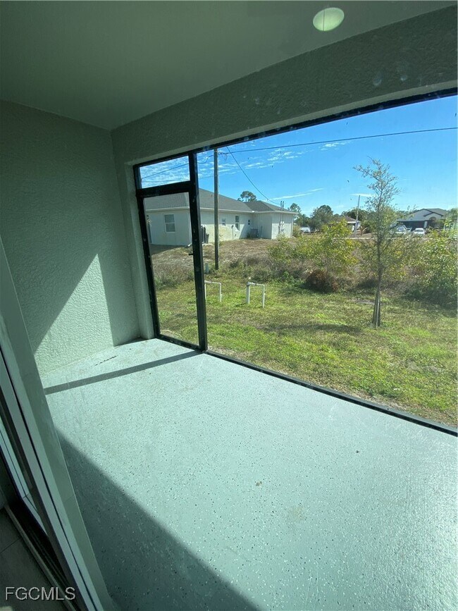 Building Photo - 2213 Hogan Dr