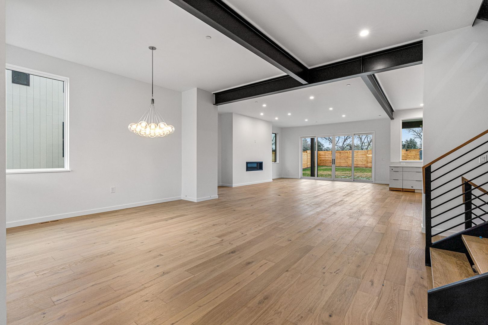 Building Photo - 2155 Vine Ave