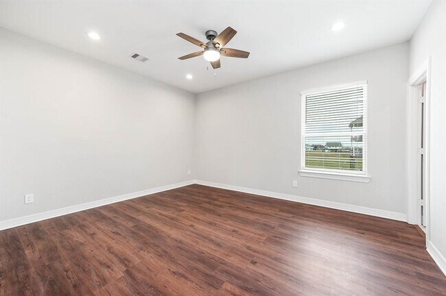 Building Photo - 4014 Mitote Dr