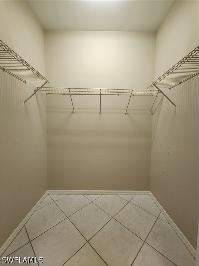 Building Photo - 11082 Lakeland Cir