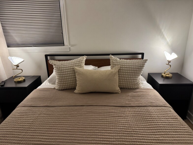 Building Photo - 302 S Patton Ave