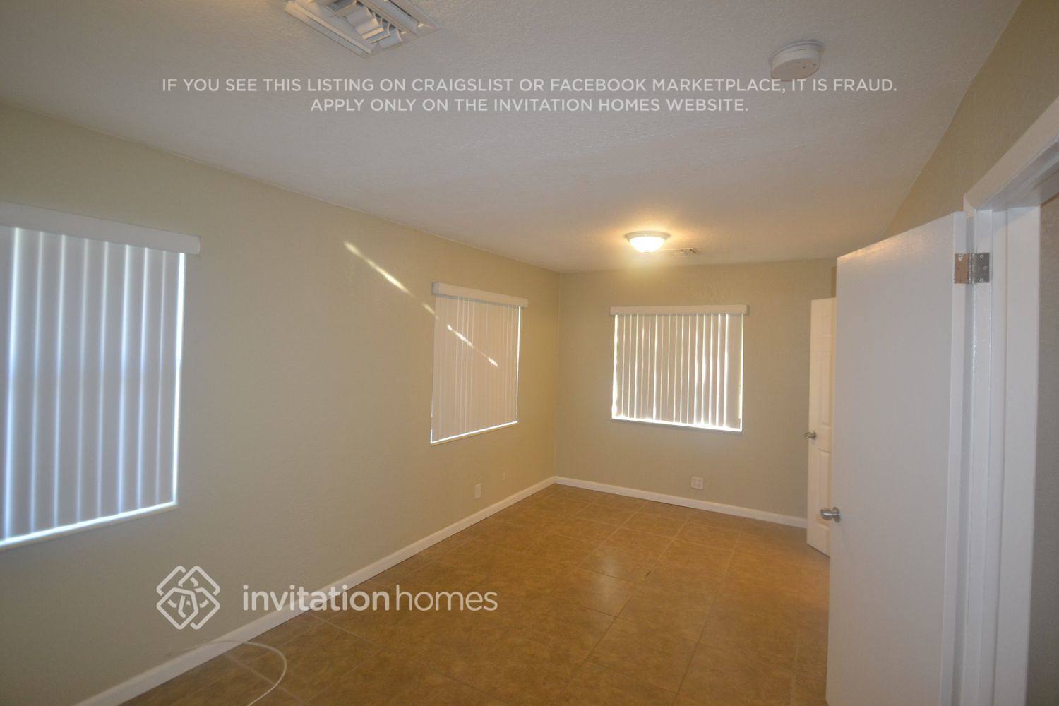 Building Photo - 2464 SW 8th St