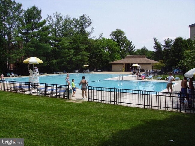 Building Photo - 3100 S Manchester St