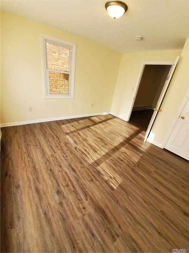 Building Photo - 99 Broadway