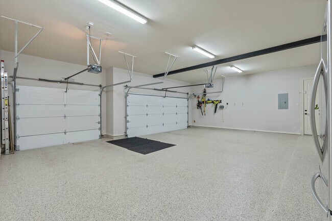 Building Photo - 7603 Hogan Bridge Court