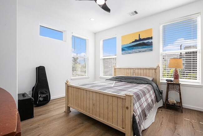 Building Photo - 203 Danna Ln