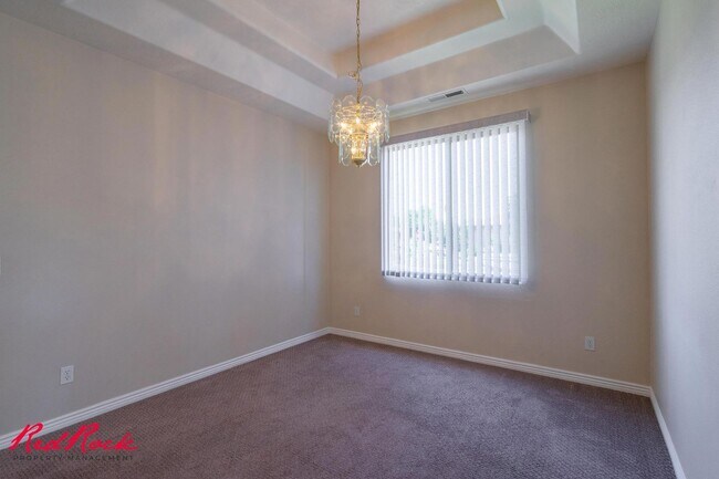 Building Photo - Comfortable 3-bedroom Home. Small Dog Frie...