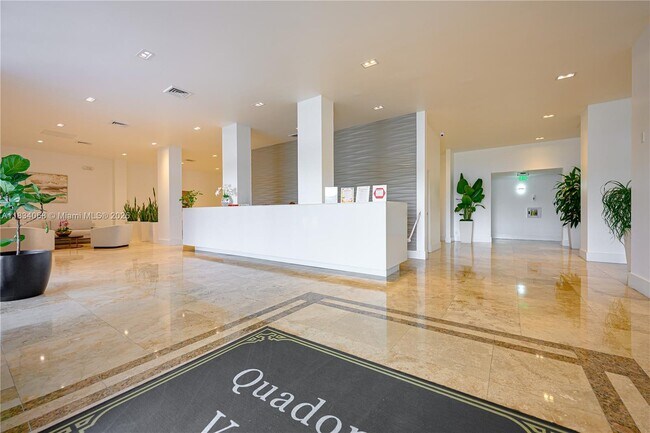 Building Photo - 2201 S Ocean Dr