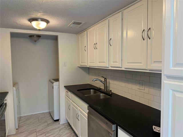 Building Photo - 919 S Weatherred Dr