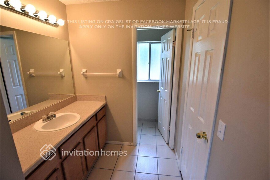 Building Photo - 218 Chutney Dr