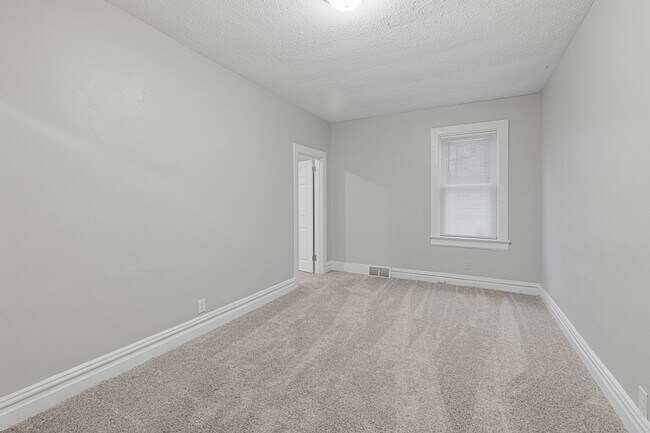 Building Photo - 91 F St