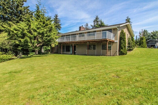 Building Photo - 3233 54th St SW