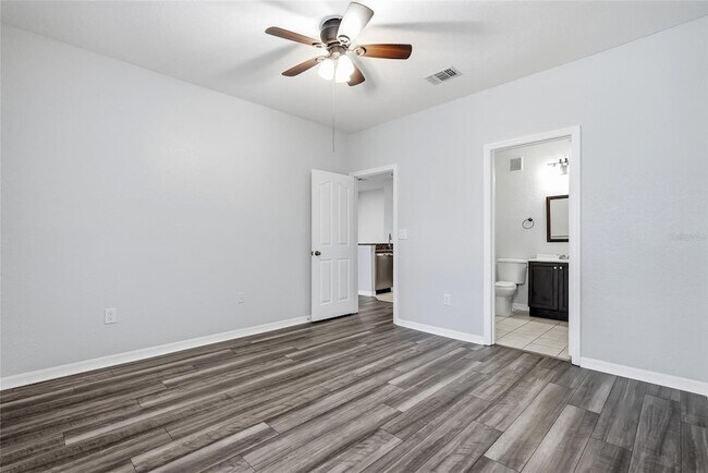 Building Photo - 5511 Legacy Crescent Pl