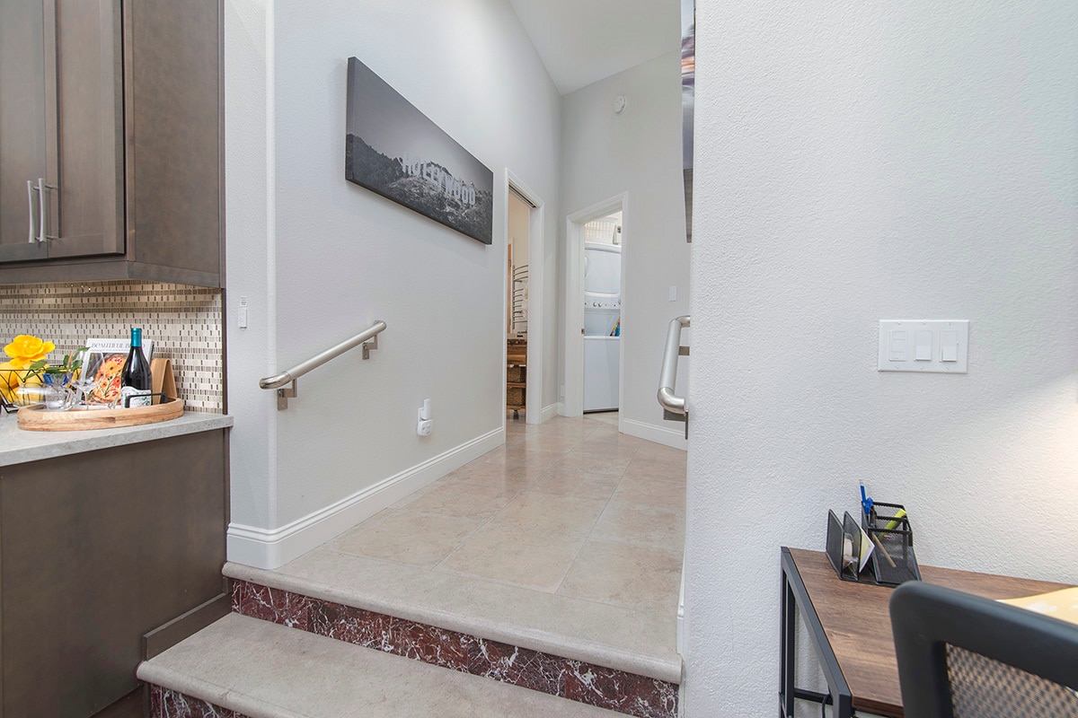 Hallway to bedrooms - 73 Summerfield St