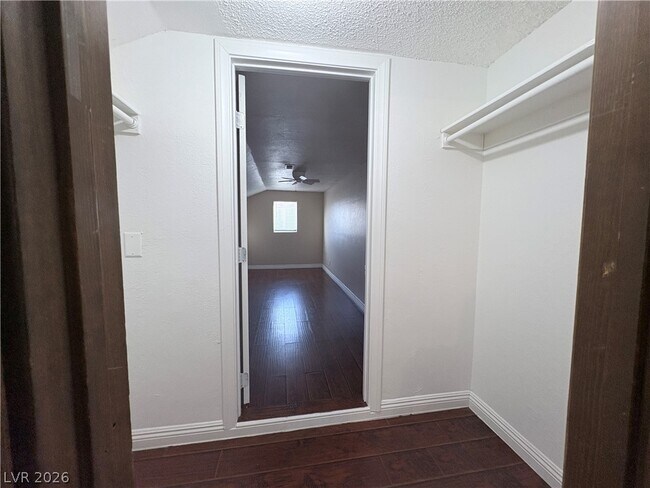 Building Photo - 2670 Sumac Ln