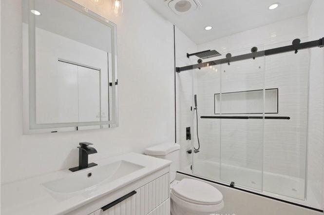 Building Photo - 18028 Saratoga Way