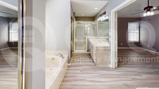 Building Photo - 2536 Beau Dr