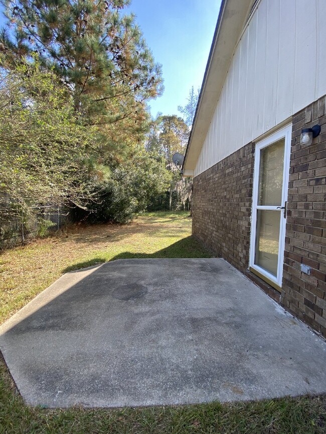 Building Photo - House for Rent