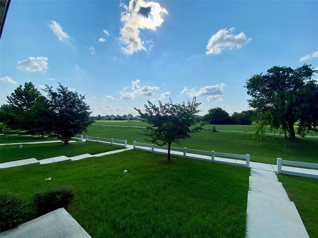 Building Photo - 196 Martha Ln