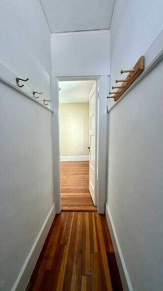Building Photo - 86 Conwell Ave