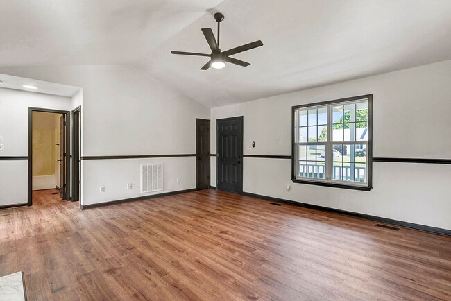 Building Photo - 928 S Willhaven Dr