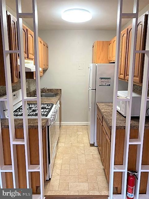 Building Photo - 8601 Manchester Rd