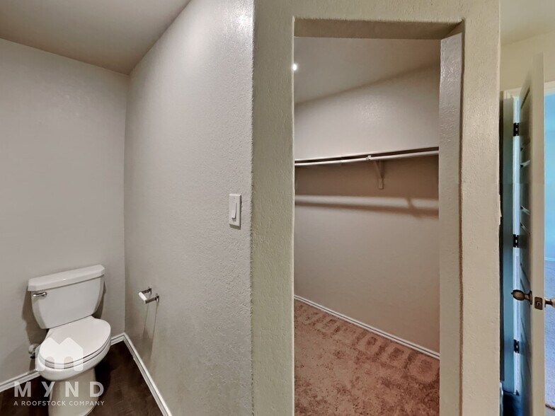 Building Photo - 7532 Rose Robin Run Ct