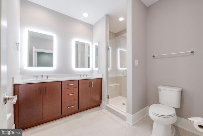 Building Photo - 11382 Emerald Park Rd