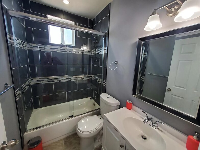 Building Photo - 12803 Tonopah St