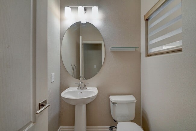 Building Photo - Marvelous Single Story, 3 Bedroom Home with NO HOA!